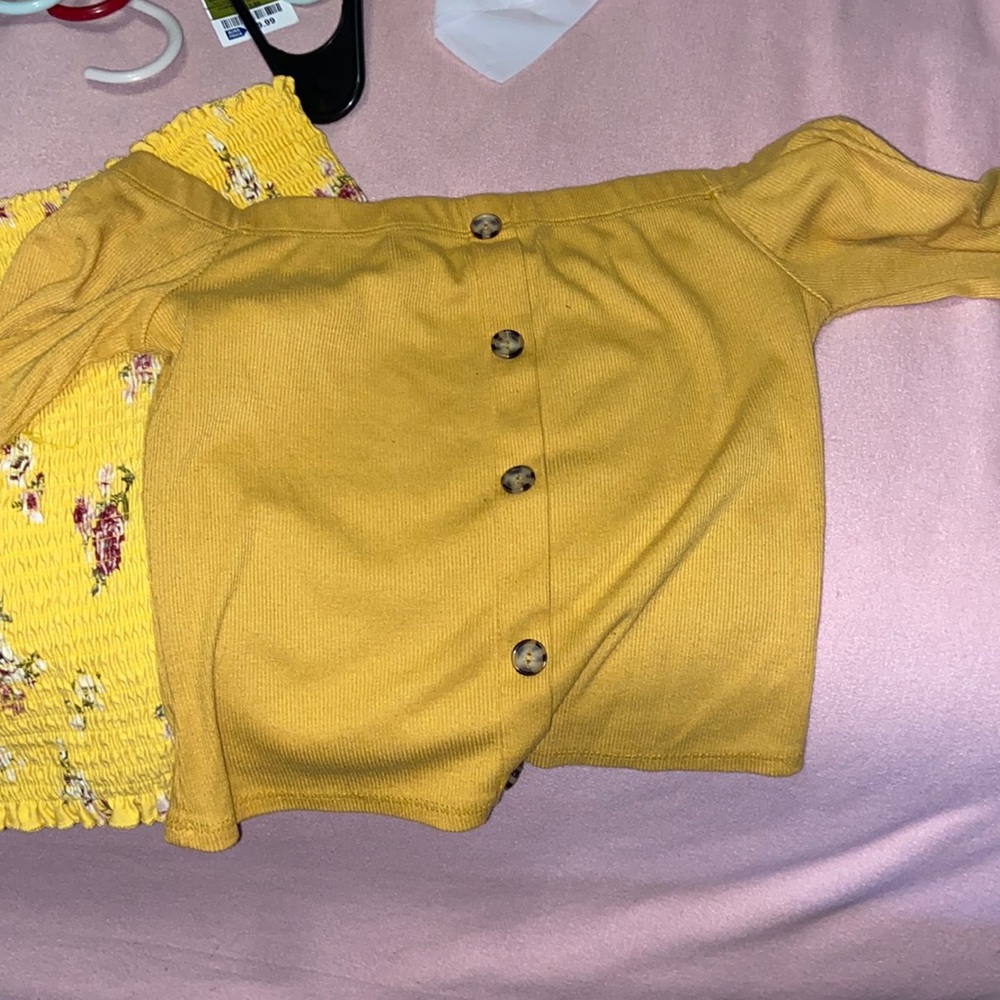 Bundle of 2 crop tops
